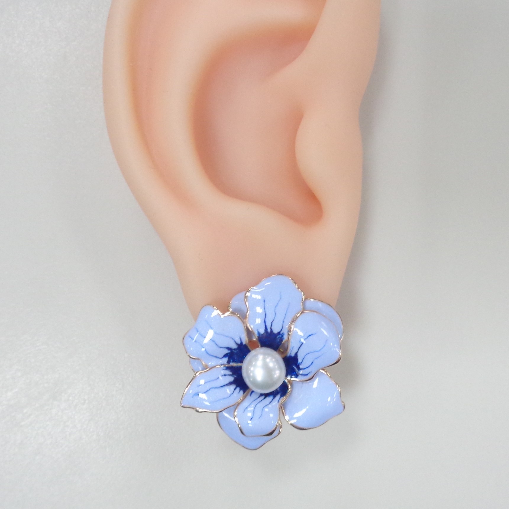 Серебряные серьги с жемчугом и эмалью "Цветы"